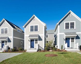 Cottages with easy access to Newport, beaches, nature trails & vineyards - Middletown - Bina