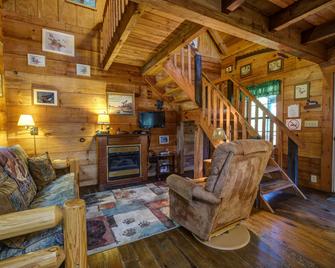 Cobb Creek Cabins - Murphy - Huiskamer