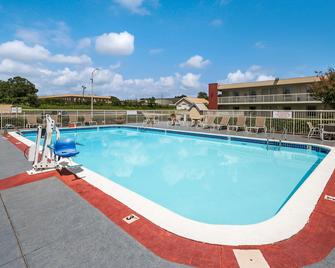 Best Western University Inn - Tuscaloosa - Pool