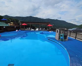 Korea Quality Elf Resort Hotel - Pyeongchang - Pool
