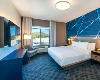 Comfort Suites Kelowna - Kelowna - Soveværelse
