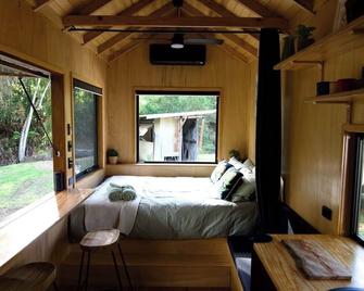 Charming Tiny House Escapebr - Bald Knob - Habitación