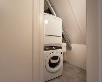 Luxe villa met wellness en domotica - Soest - Laundry facility
