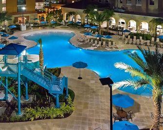 Stay, Relax, and Explore! 2 Spacious Units, Free Breakfast, Full Kitchen, Pool! - Winter Garden - Pool