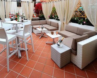 Hotel Fontana - Venetsia - Oleskelutila