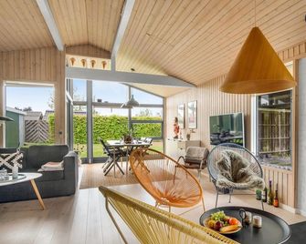 Lovely home in Slagelse with WiFi - Slagelse - Stue