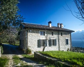 Doubbleroom at garden level with incredible view on Lake Garda - Toscolano-Maderno - Gebäude
