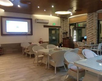 Corniche Palace Hotel - Ajman - Restaurant