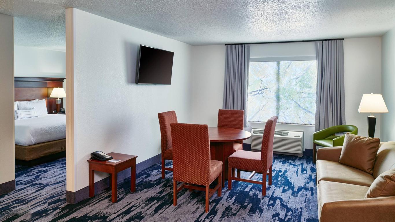 Fairfield Inn & Suites by Marriott Detroit Livonia