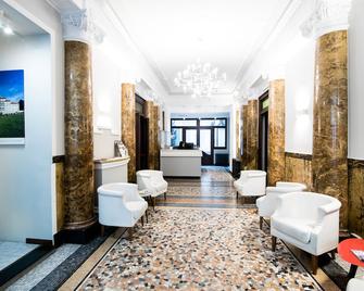 Green Class Hotel Astoria - Turin - Lobby