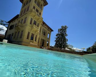 Villa Moorings - Barga - Bazén