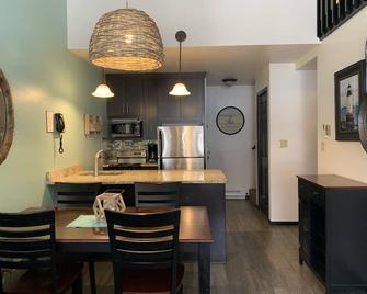 Door County Paradise-2 Bedroom at The Landmark Resort - Egg Harbor - Kitchen