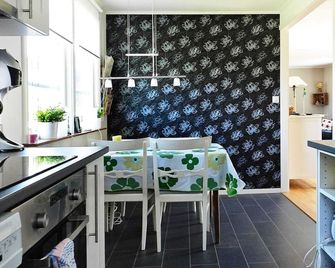 Holiday Home in Lysekil - Lysekil - Matsal