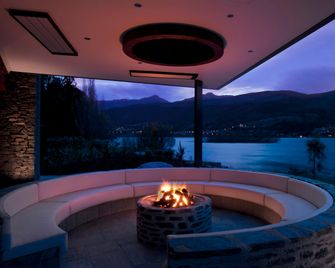 Hilton Queenstown Resort & Spa - Queenstown - Balcony