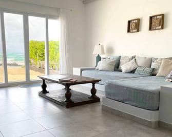 Sandy Feet House - Puerto Villamil - Wohnzimmer