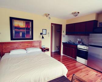 River Heights Motel - Courtenay - Bedroom