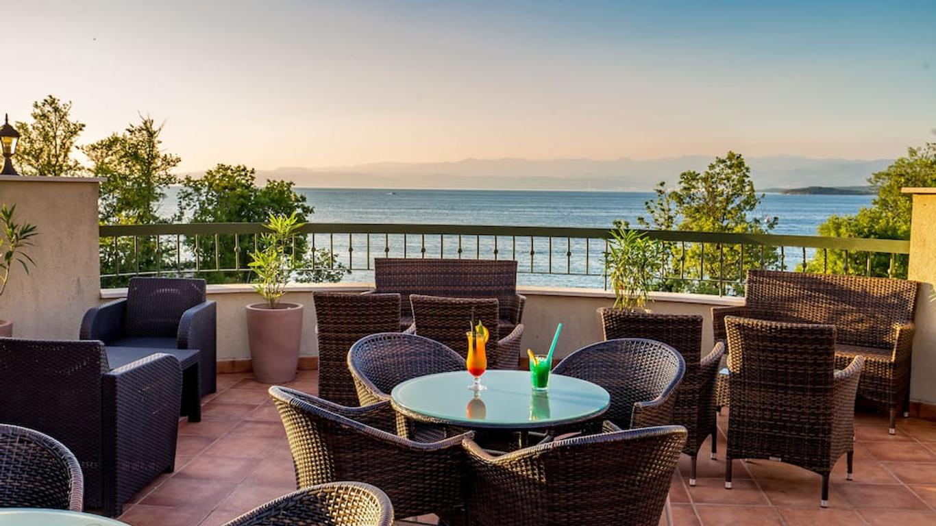 Blue Waves Resort