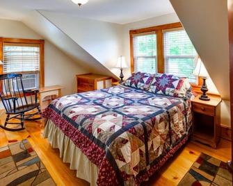 Beach Cottage Inn - Lincolnville - Bedroom