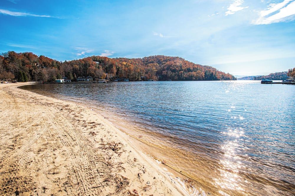 Fox Run at Lake Lure - Lake Lure