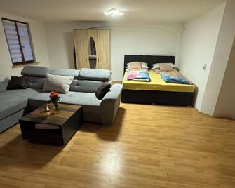 Pension Arthur - Meißen - Wohnzimmer