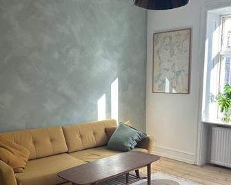 Cosy Apartment in the Heart of Nørrebro - Copenhagen - Living room