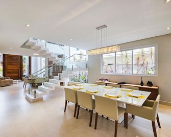 Casa de 400m² e piscina próximo à praia - Bertioga - Cozinha