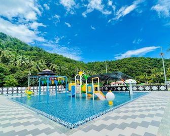 The Bay Edge Resort Kota Belud - Kota Belud - Pool