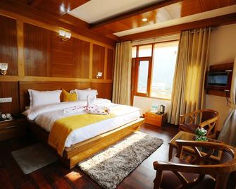 Kalista Resorts - Manali - Bedroom