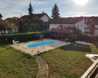 Römerhof - Bad Bellingen - Pool