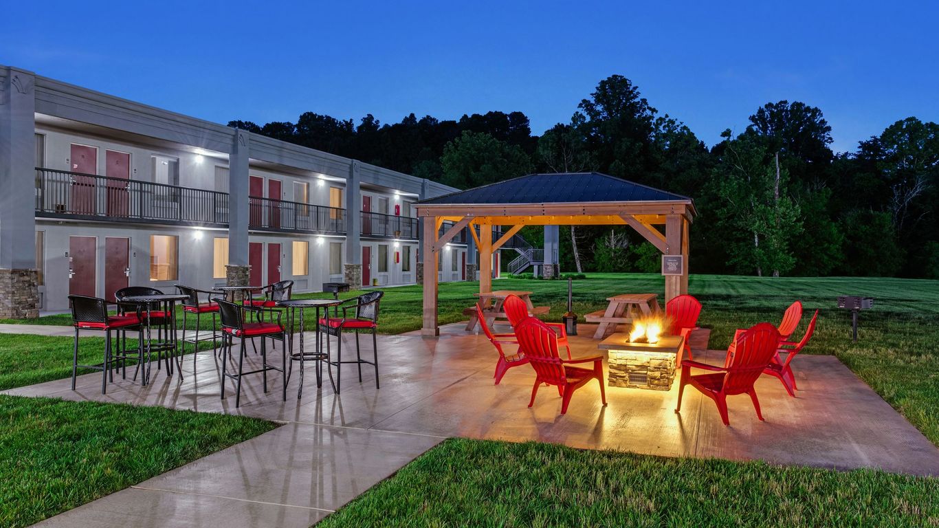Red Roof Inn & Suites Wilkesboro