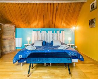 40 m2 guest room with private pool - Jonquières - Habitación