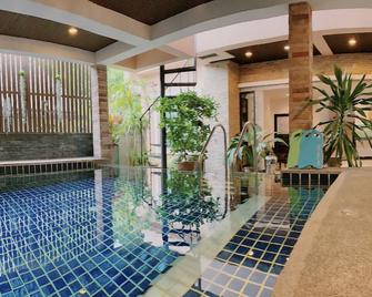 فندق آيس كامالا بيتش - Kamala - حوض السباحة