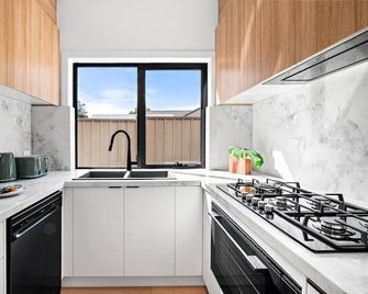 Brand-New 3-Bed Townhouse in Pascoe Vale - Pascoe Vale - Cocina