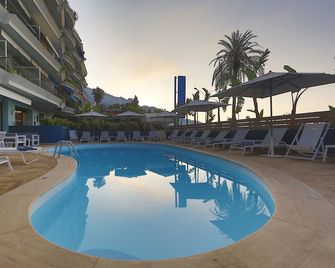 Hotel Napoleon - מאהטו - בריכה