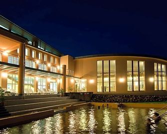 Termálhotel Martfű - Martfű - Edificio