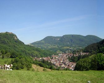 Cottage character in quiet village on the slopes of Mount Poupet - Salins-les-Bains - Buiten zicht