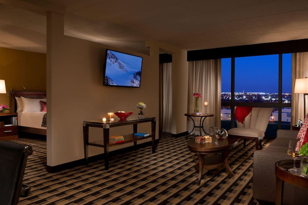 M Hotel Buffalo thumbnail 3