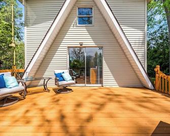 Lakeside A-frame|Heart Jacuzzi|Kayaks|Pier - Warsaw - Binnenhof