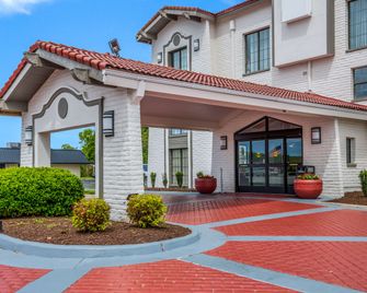 Quality Inn Hampton - Newport News - Hampton - Bygning