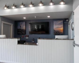 The Baywatch Resort - Traverse City - Front desk