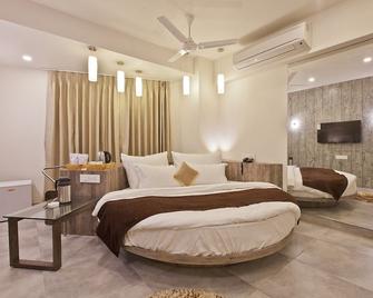 Scenaria Hotel - Ahmedabad - Habitación