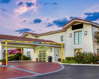 Red Roof Inn Plano - Plano - Building