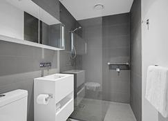 The Canvas Apartment Hotel - Melbourne - Bathroom