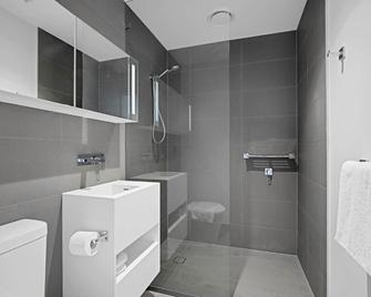 The Canvas Apartment Hotel - Melbourne - Bathroom