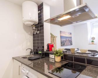 Belem Studio - Near Main Touristic Area - Lisbon - Kitchen