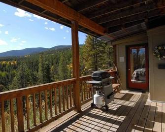 The Writers Nest - Evergreen - Balcony