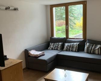 Cosy apartment for a mountain vacation - Ormont-Dessus - Living room