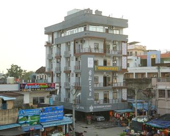 Sri Sudharsana Residency - Bhadrāchalam - Building