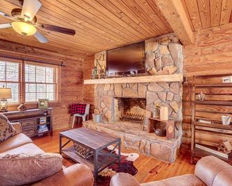 Cropwell Cabin w/ Fire Pit, Near Logan Martin Lake - Pell City - Huiskamer