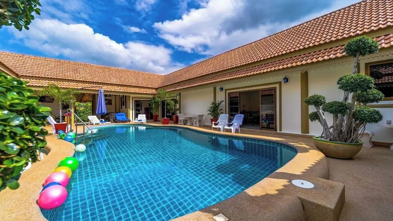 Siam Court Hotel and Resort